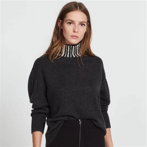 Turtleneck sweater in wool and silk with pearls 